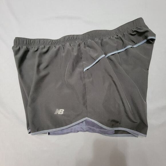 New Balance Shorts L Reflective Trim Built-In Liner Athletic - Picture 7 of 8